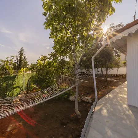 Serene House With Sea View And Garden In Muratpasa Appartement *